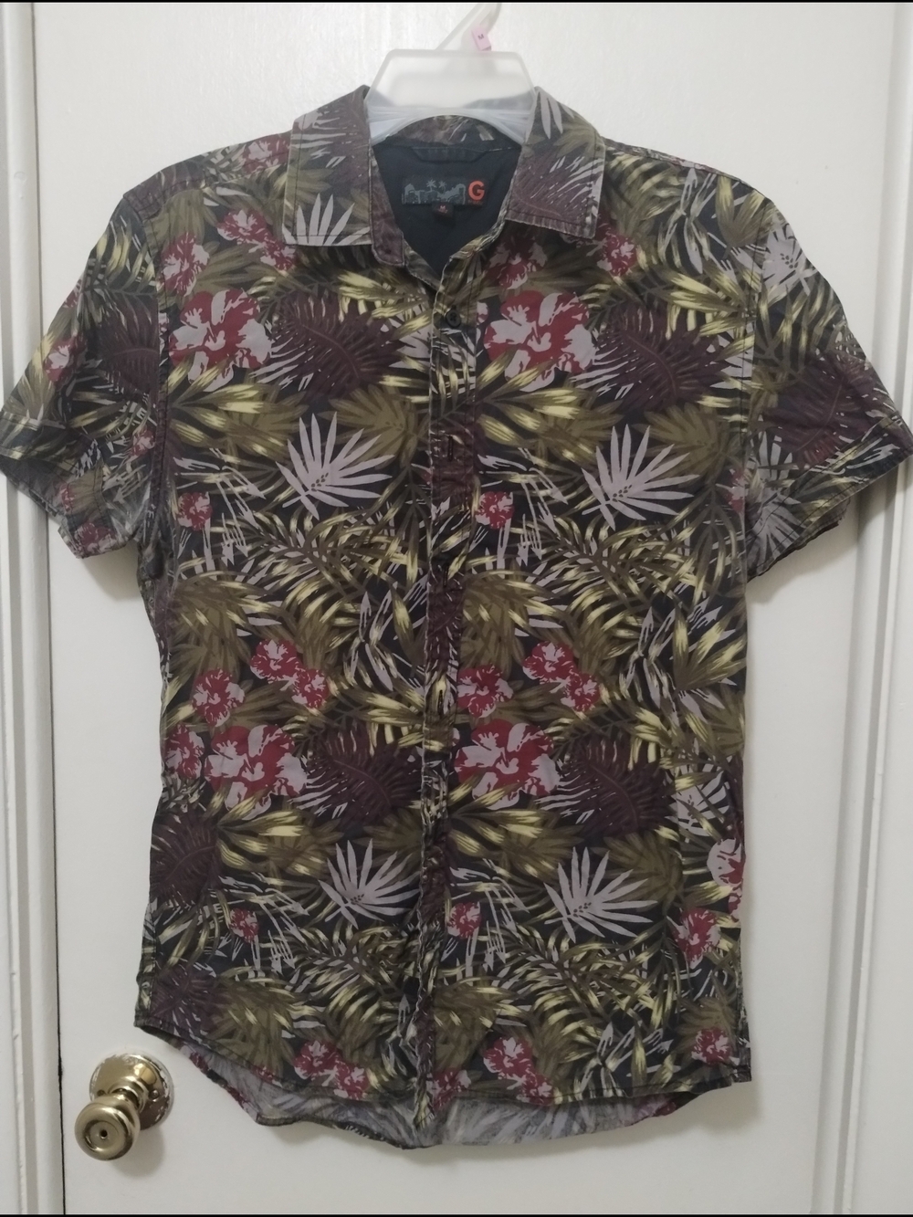 G by Guess Men’s Olive & Maroon Tropical Short Sleeve Shirt